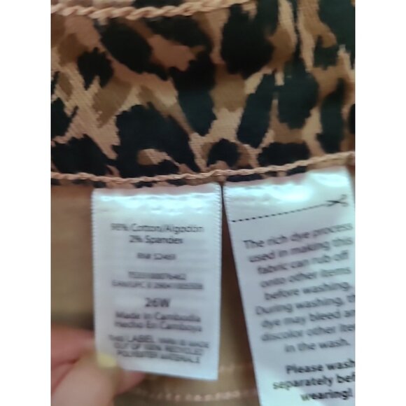 Leopard Print Jeans Womens Plus 26W Straight Leg Stretch Denim 5 Pocket Mob Wife - Picture 9 of 14